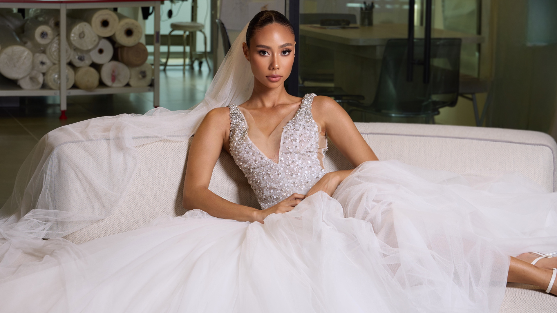 Soft <span>&</span><div> Sophistic</div>